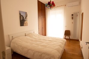 Double Room, Balcony | Iron/ironing board, free WiFi
