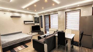 1 bedroom, soundproofing