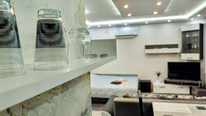 Apartment, Multiple Bedrooms, Accessible, Smoking | Room amenity