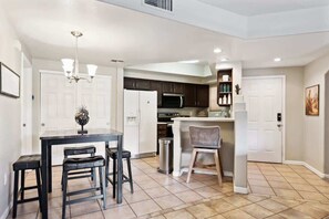 Dining - Tapatio Cliffs Condo: 1st Floor, 3 Heated Pools (Phoenix)