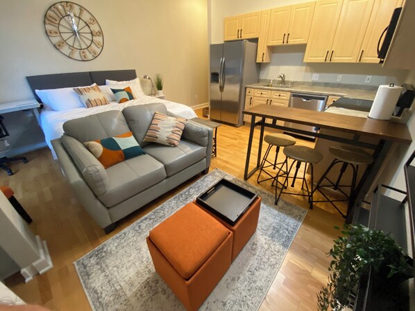 1 habitación, tabla de planchar con plancha, wifi y ropa de cama 