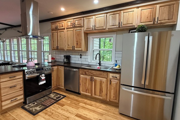 Ugn, spishäll och diskmaskin