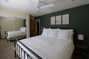 4 Schlafzimmer, Schreibtisch, Bügeleisen/Bügelbrett, kostenloses WLAN