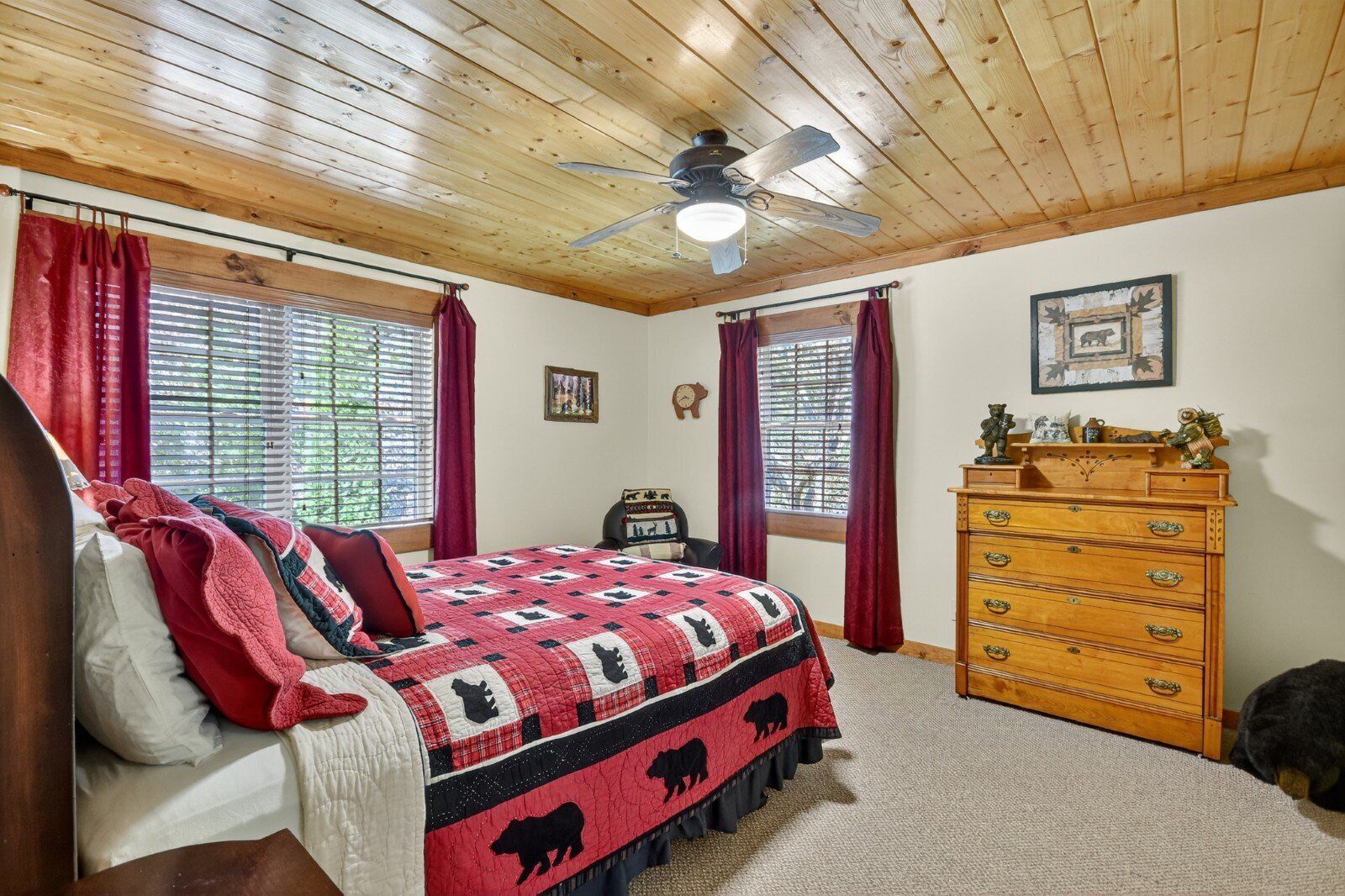 4 bedrooms, free WiFi, bed sheets