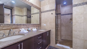 Shower, hair dryer, towels