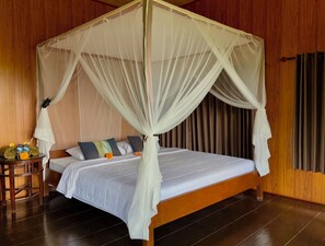 Family Villa, Pool View | Desk, laptop workspace, free WiFi, bed sheets - Blue Lotus Ubud (Ubud)