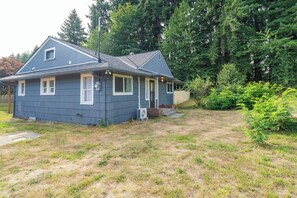Exterior - Entire 3B Rambler house with AC in Olympia Near Downtown Hospitals (Olympia)