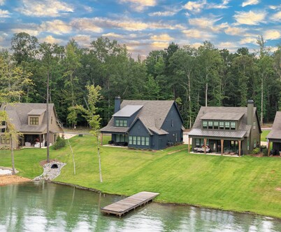 Waterfront, Gameday Ready, Kayak, Dock, EV Charger - 4 Bed/3 Bath