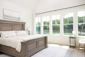 4 bedrooms, iron/ironing board, travel cot, free WiFi - Waterfront, Gameday Ready, Kayak, Dock, EV Charger - 4 Bed/3 Bath (Dadeville)