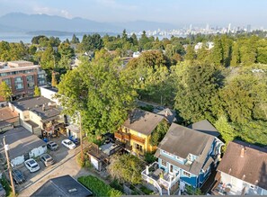 House - Charming 2BR Jericho Home Private Deck With BBQ (Vancouver)