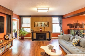 Smart TV, fireplace, video games, books