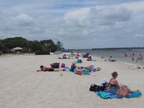 Beaches, Golf, shopping, kid and pet friendly!