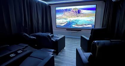 Movie theater/ POOL 3bed 3 bath