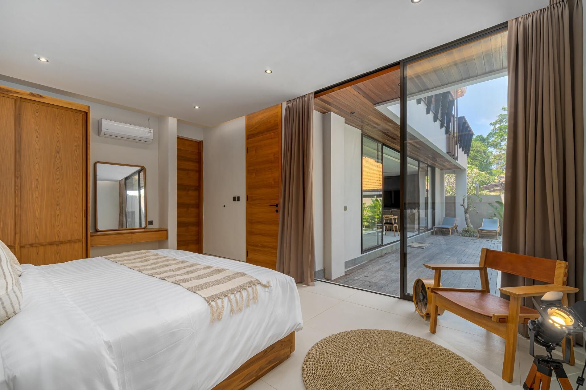 4 室のベッドルーム、アイロン / アイロン台、WiFi、ベッドシーツ