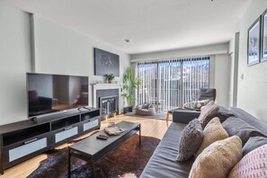 TV, fireplace - Vail View Condo - Close to Village & Dog Friendly (Vail)
