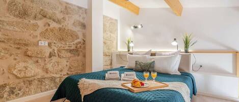 4 soverom, strykejern/-brett, wi-fi (inkludert) og sengetøy