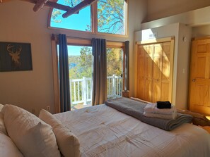 5 bedrooms, iron/ironing board, WiFi, bed sheets - Lake Seven Home, Frazee MN (Frazee)