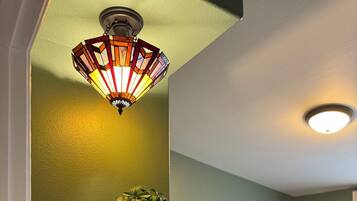 3 bedrooms, desk, iron/ironing board, travel crib