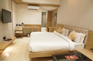 Deluxe Double Room | Egyptian cotton sheets, premium bedding, memory foam beds, desk