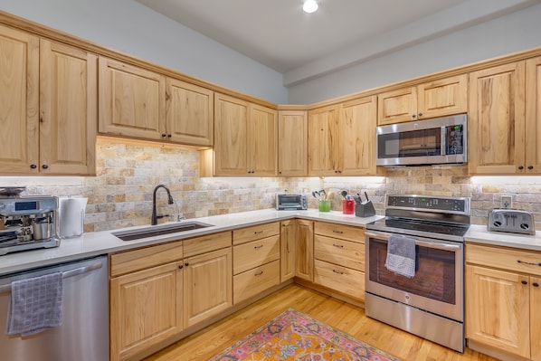Fridge, microwave, oven, stovetop