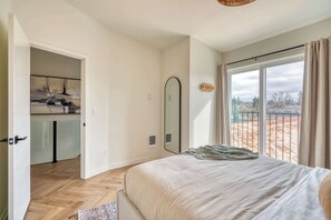 3 bedrooms, iron/ironing board, travel crib, WiFi - Alberta Arts Escape - Modern 3BR Townhome (Portland)