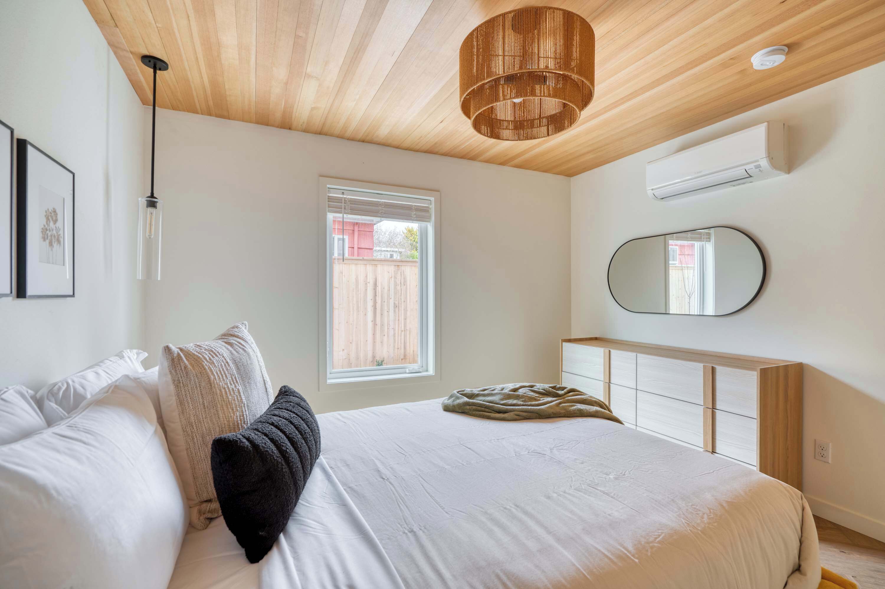 4 habitaciones, tabla de planchar con plancha, cuna de viaje y wifi 