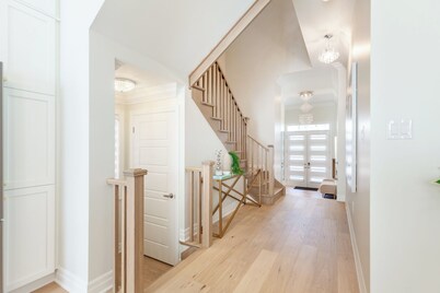 Stylish and Brand New: Your Cozy 4-bedroom Getaway