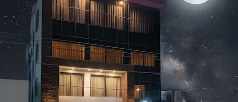 Mặt tiền nơi lưu trú