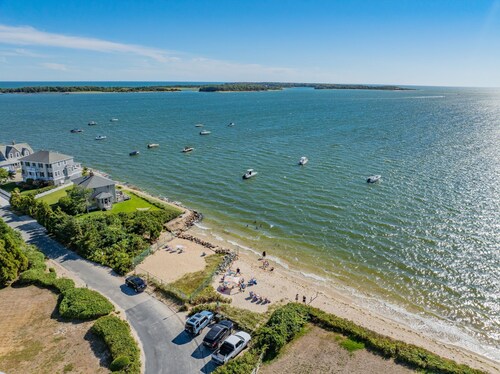 Sunny Cape Cod Cottage Near Lewis Bay