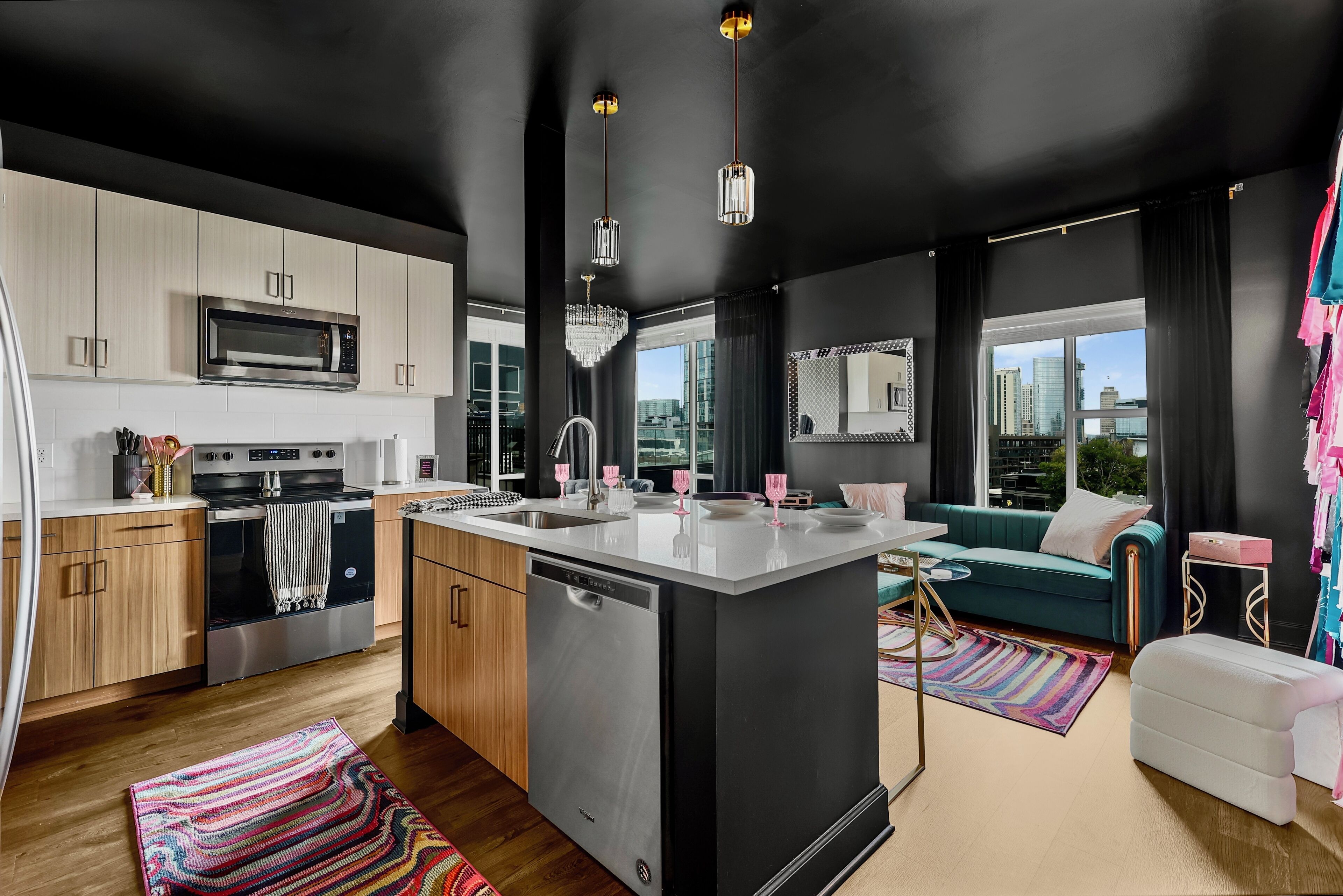 Frigorífic, microones, forn i placa de cuina 