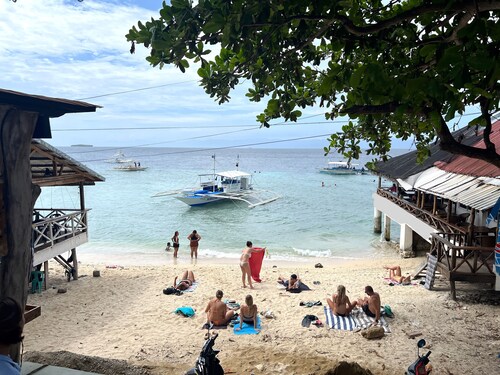 Beautiful, spacious, resort on the beach front.