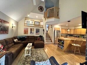 Smart TV, chimenea y videojuegos 