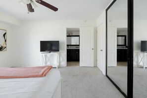 4 عدّة غرف نوم وواي فاي مجانًا وملاءات أسرّة