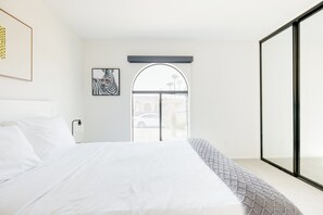 4 bedrooms, free WiFi, bed sheets