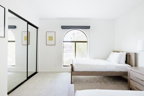 4 bedrooms, free WiFi, bed sheets