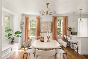 Dining - Casa Rosa. (Des Moines)