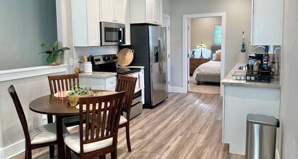2/2 BR - @Kyle Field 7 minute walk w/Parking