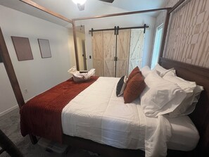 2 bedrooms, iron/ironing board, WiFi, bed sheets