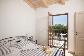 4 bedrooms, iron/ironing board, Internet, bed sheets - Villa Griffith (Juršići)