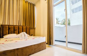 Desk, laptop workspace, free WiFi - Sasnidu Villa (Hikkaduwa)