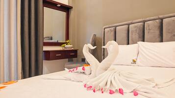 Deluxe Double Room | Desk, laptop workspace, free WiFi