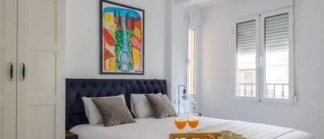 4 bedrooms, iron/ironing board, Internet, bed sheets