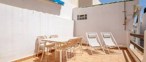 屋外ダイニングエリア