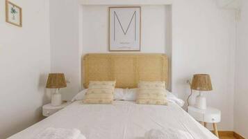 3 dormitorios, tabla de planchar con plancha, Internet y ropa de cama