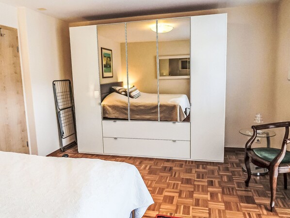 2 bedrooms, Internet