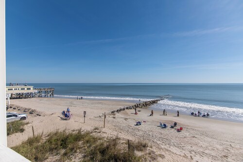 Moon Tide|Oceanfront Showplace|Dog Friendly|Elevator|Rooftop Deck|Family-Friendly Amenities