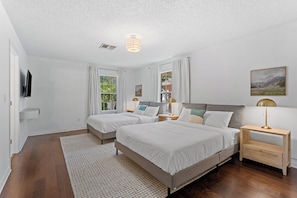 3 bedrooms, WiFi, bed sheets