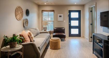 Gloria Inn 2 -5 minutes from Baylor and 2 Blocks to Magnolia