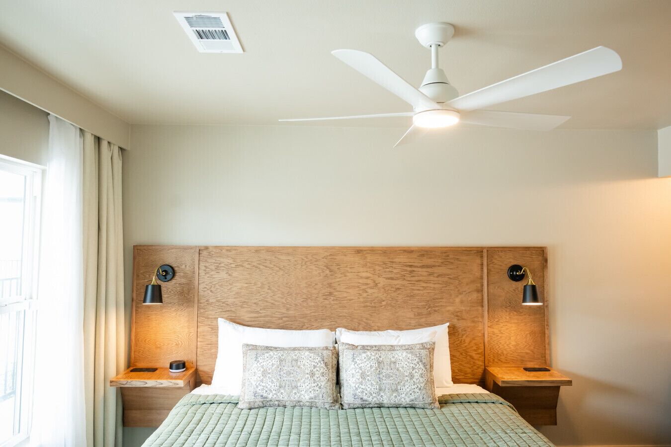1 chambre, fer et planche à repasser, accès au Wi-Fi (inclus)