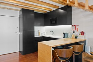 Fridge, microwave, dishwasher, coffee/tea maker